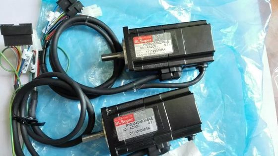 satın al Kullanılan YV100XG Servo Motor Sürücü P50B04006DCS6F Yamaha W Ekseni Motor 60 W 0.7A Çevrimiçi üretim