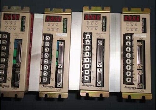 satın al Orijinal SMT Yedek Parça 600W JUKI X Eksen AC Servo Sürücü E9612721000 Çevrimiçi üretim